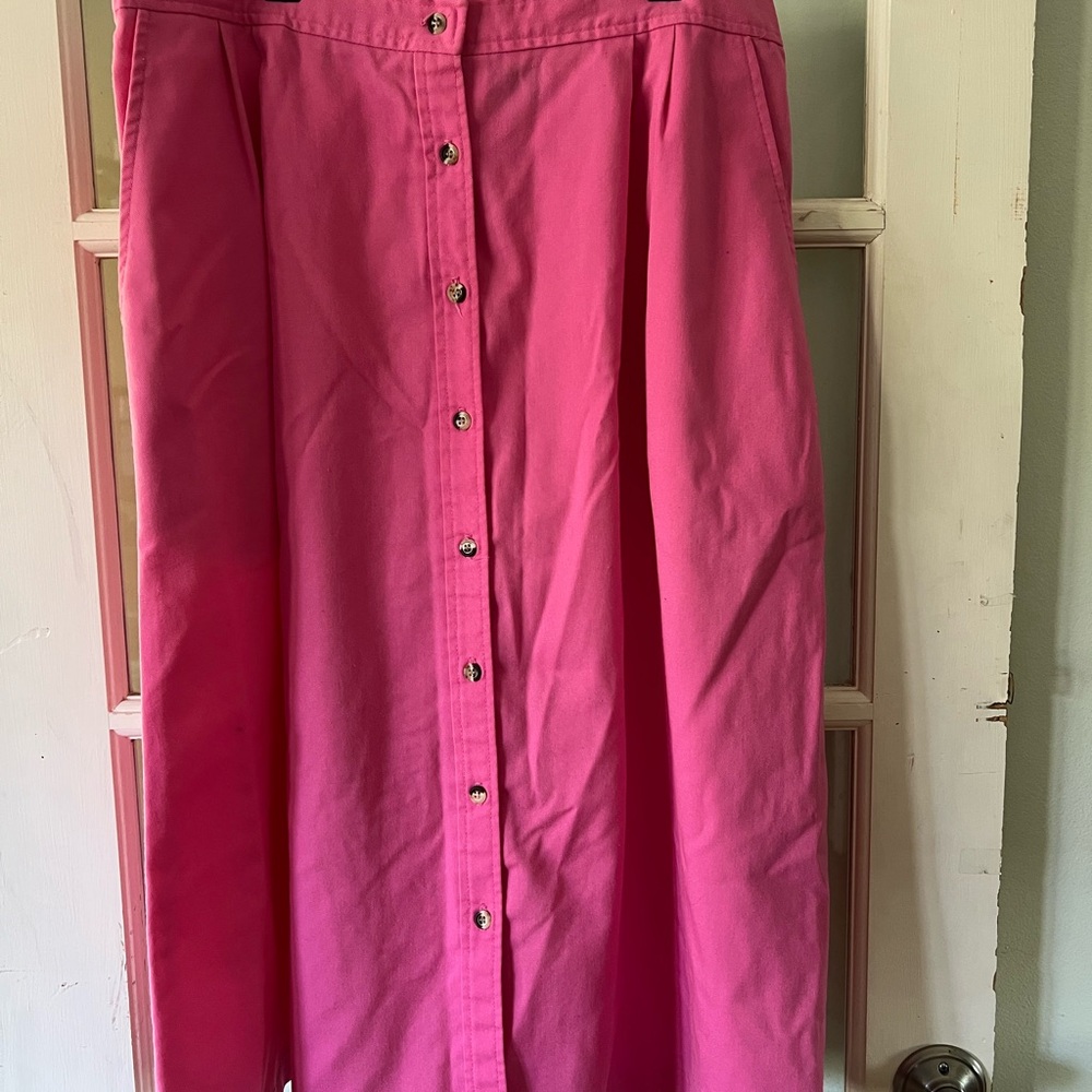 VTG  XL Cabin Creek Pink Button-Down Skirt pockets

Waist 17
Hips 27
Length 29